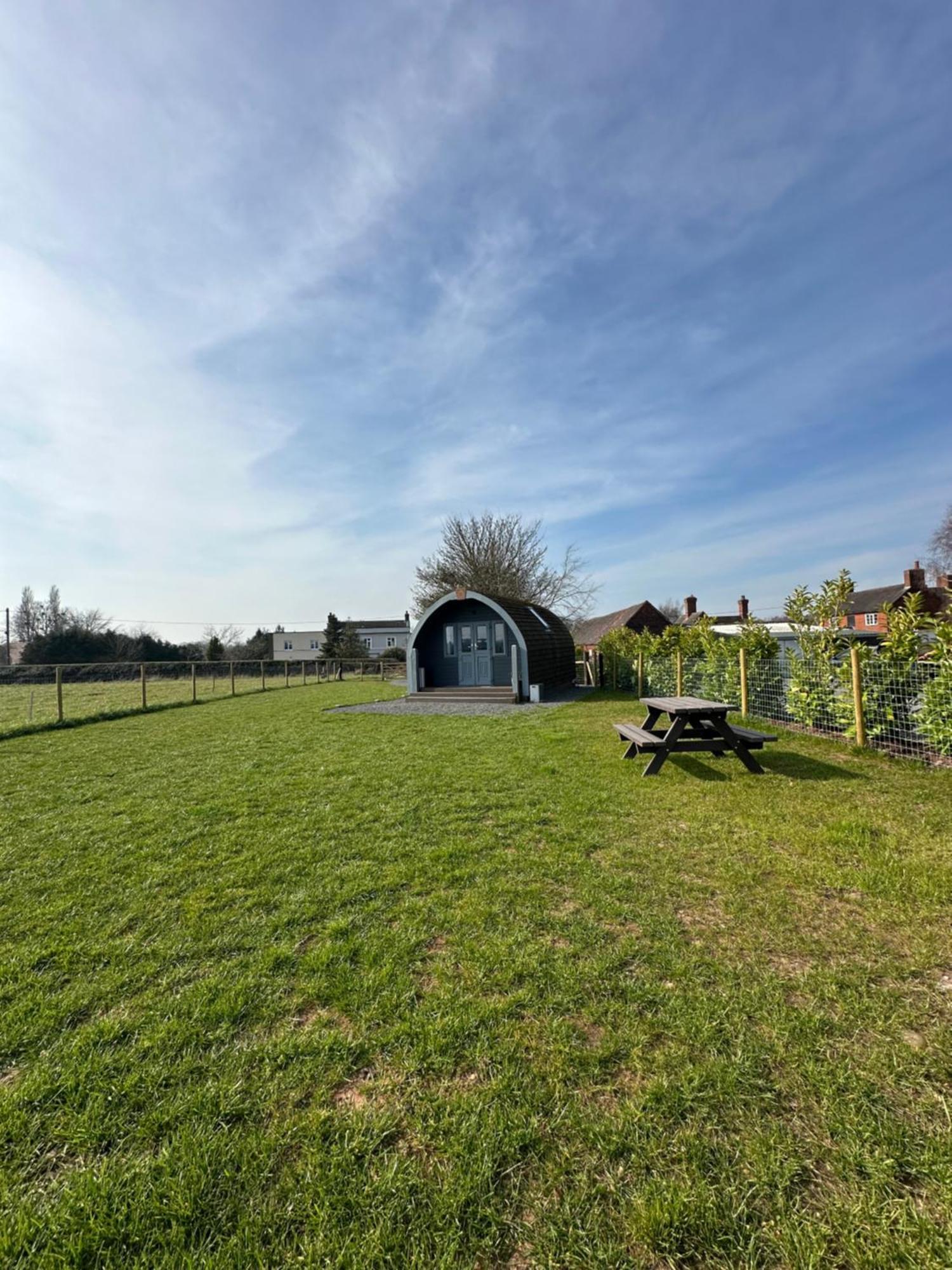 Отель Welly Boot Pod Shenstone Экстерьер фото